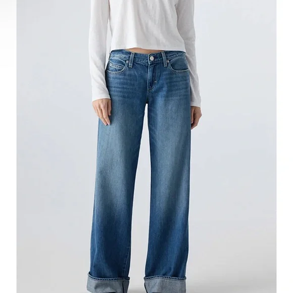 AMO Sabine Cuff Jeans - Twin Flame - defect/mark on leg - Picture 5 of 6